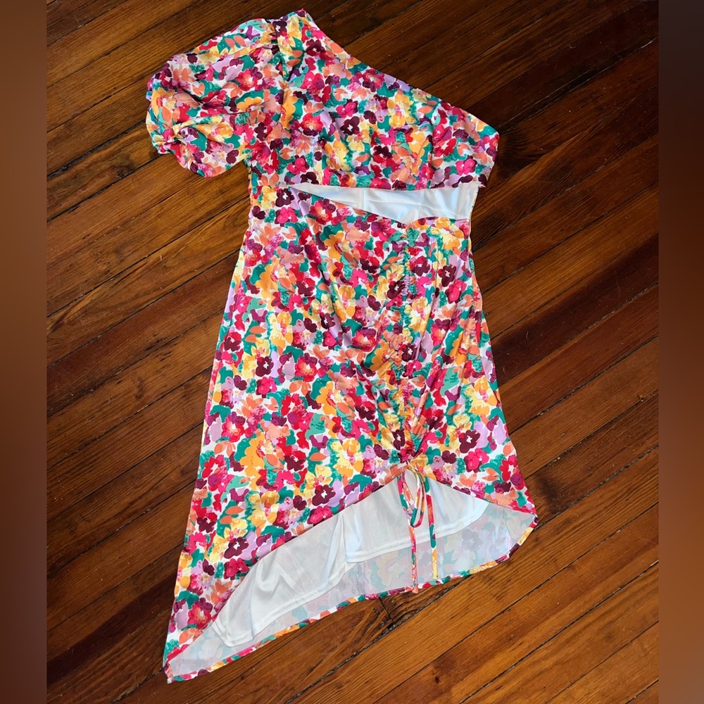 Women’s Jeneva Floral Ruched Cutout Midi Dress from Vici **never worn**